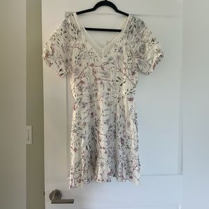 H&M floral dress. Size 8. New with tags on.
